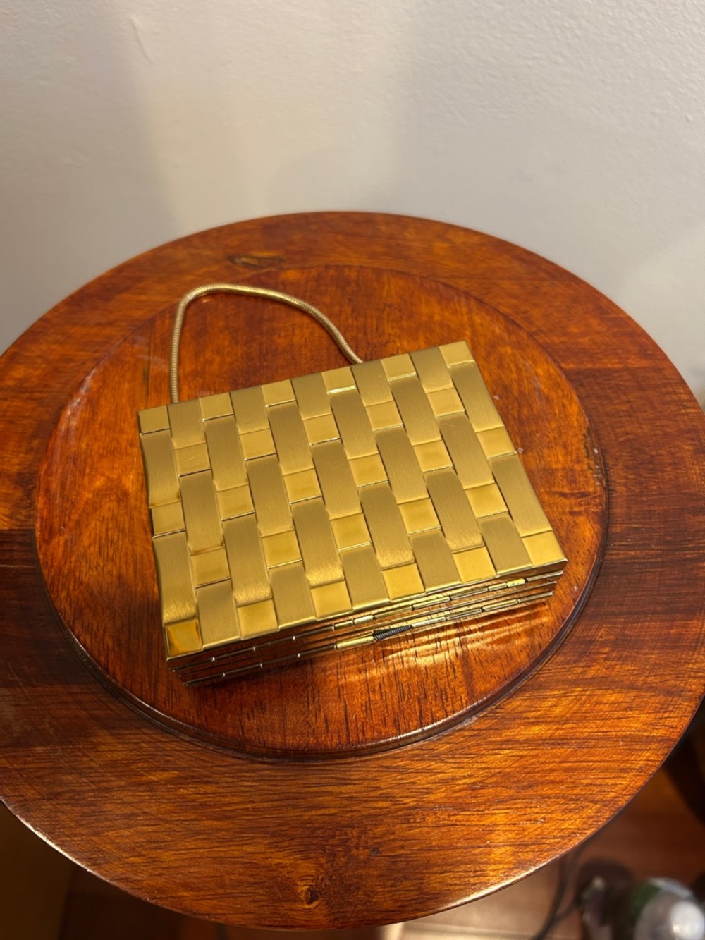 Vintage Gold metal compact 1940’s 50’s Woven Box Clutch minaudiere cigarrete 4”